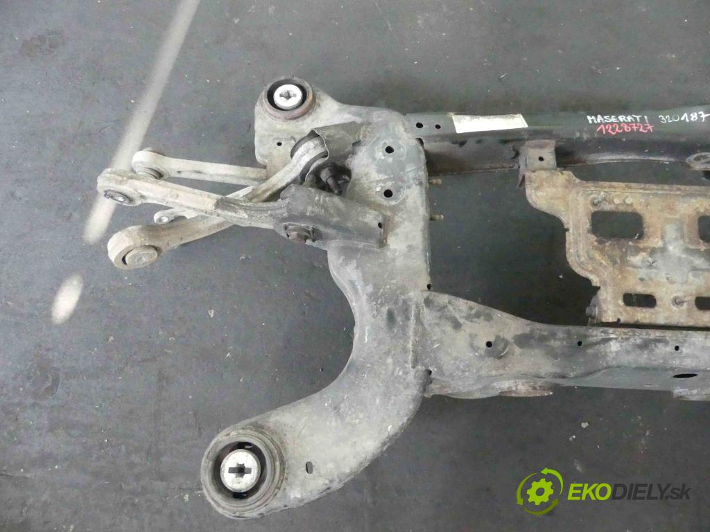 Maserati Ghibli 2013 - 3.0 V6 diesel 275 hp automatic 202 kW 2987 cm3 4- zadní výztuha