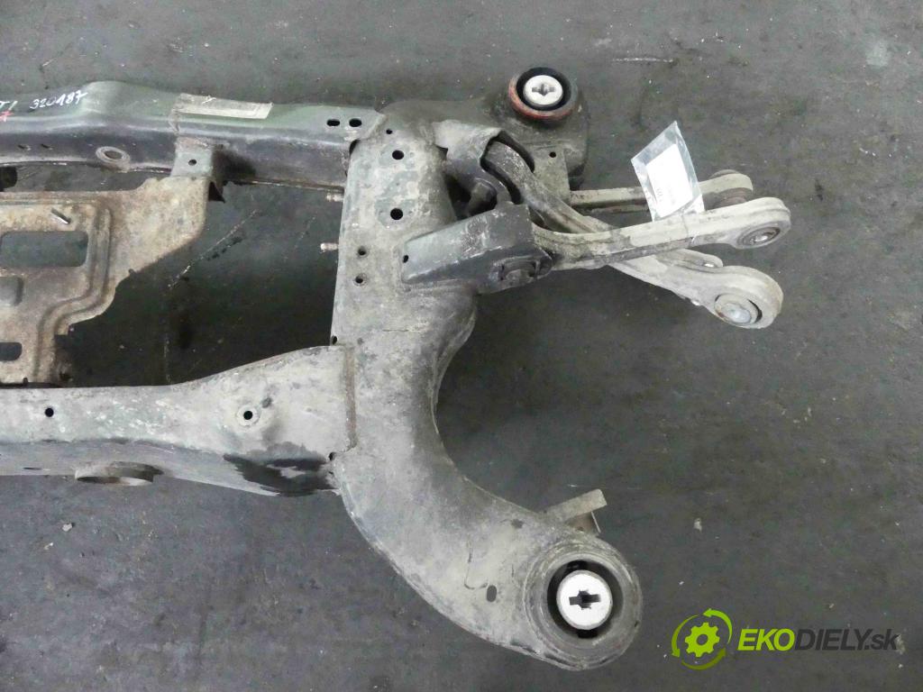 Maserati Ghibli 2013 - 3.0 V6 diesel 275 hp automatic 202 kW 2987 cm3 4- zadní výztuha