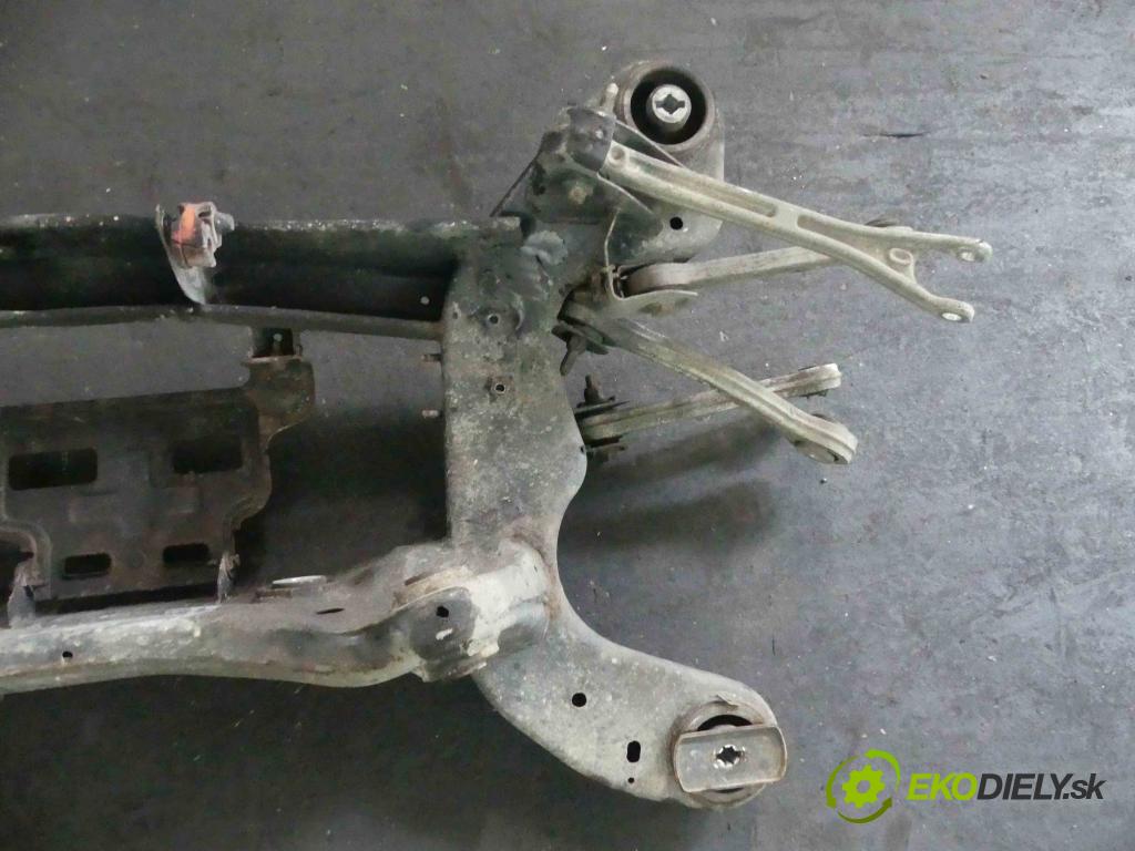 Maserati Ghibli 2013 - 3.0 V6 diesel 275 hp automatic 202 kW 2987 cm3 4- zadní výztuha