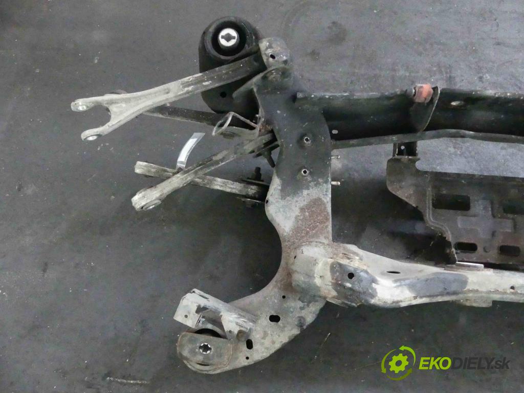 Maserati Ghibli 2013 - 3.0 V6 diesel 275 hp automatic 202 kW 2987 cm3 4- zadní výztuha