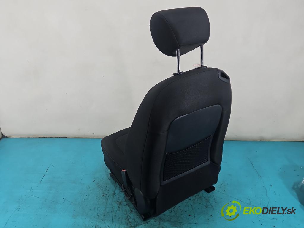 Hyundai I20 I 2008-2014 1.2 16v 77 hp manual 57 kW 1248 cm3 3- Sedadlo pravý  (Sedadlo)