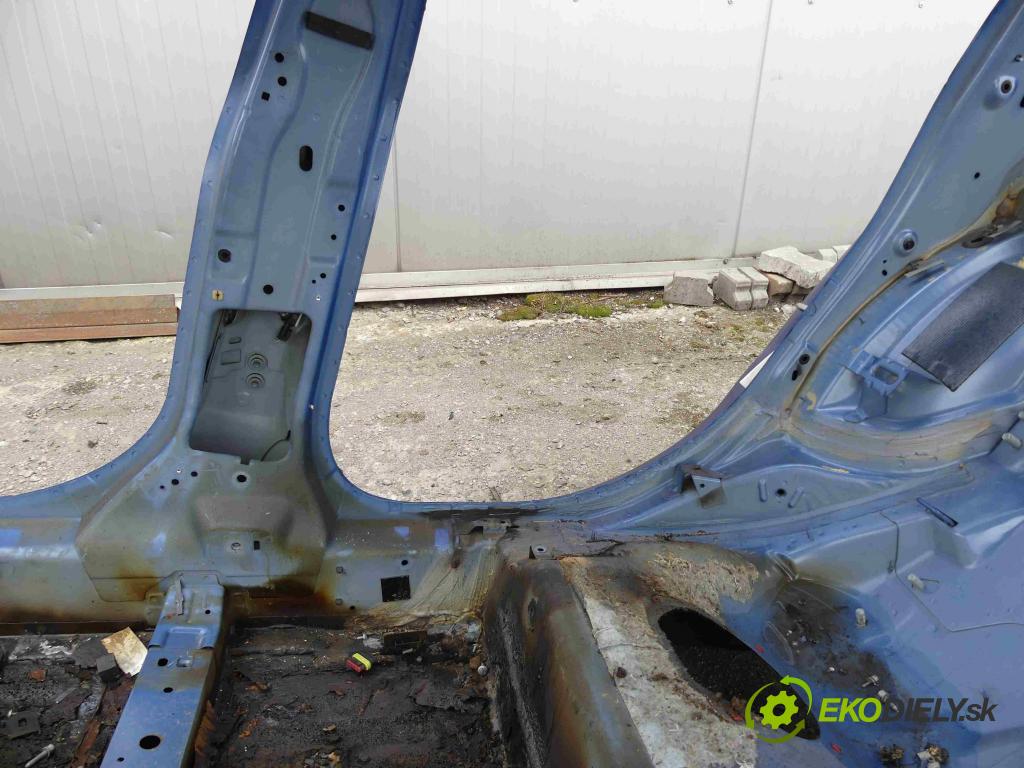 Maserati Ghibli 2013 - 3.0 V6 diesel 275 hp automatic 202 kW 2987 cm3 4- práh pravý  (Ostatní)