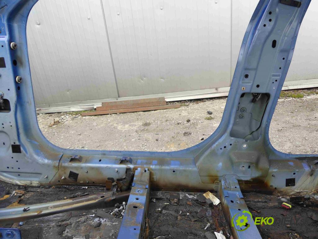 Maserati Ghibli 2013 - 3.0 V6 diesel 275 hp automatic 202 kW 2987 cm3 4- práh pravý  (Ostatní)