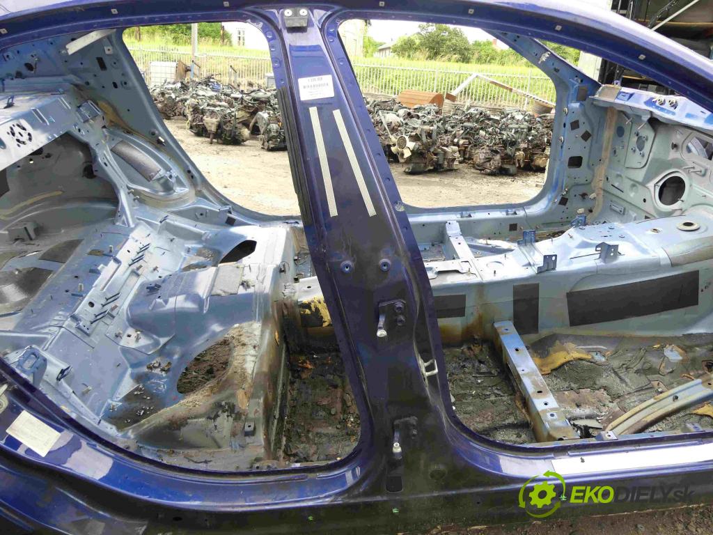 Maserati Ghibli 2013 - 3.0 V6 diesel 275 hp automatic 202 kW 2987 cm3 4- práh pravý  (Ostatní)