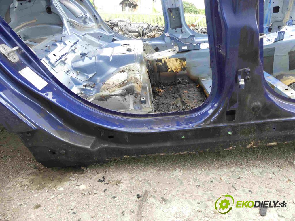 Maserati Ghibli 2013 - 3.0 V6 diesel 275 hp automatic 202 kW 2987 cm3 4- práh pravý  (Ostatní)