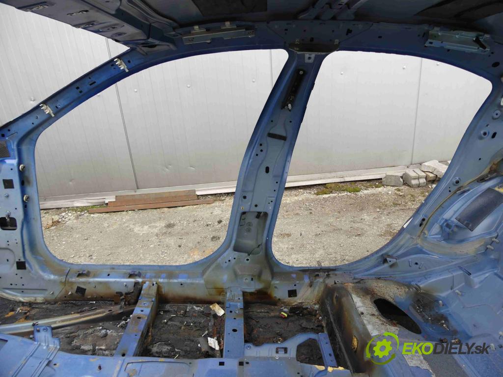 Maserati Ghibli 2013 - 3.0 V6 diesel 275 hp automatic 202 kW 2987 cm3 4- práh pravý  (Ostatní)