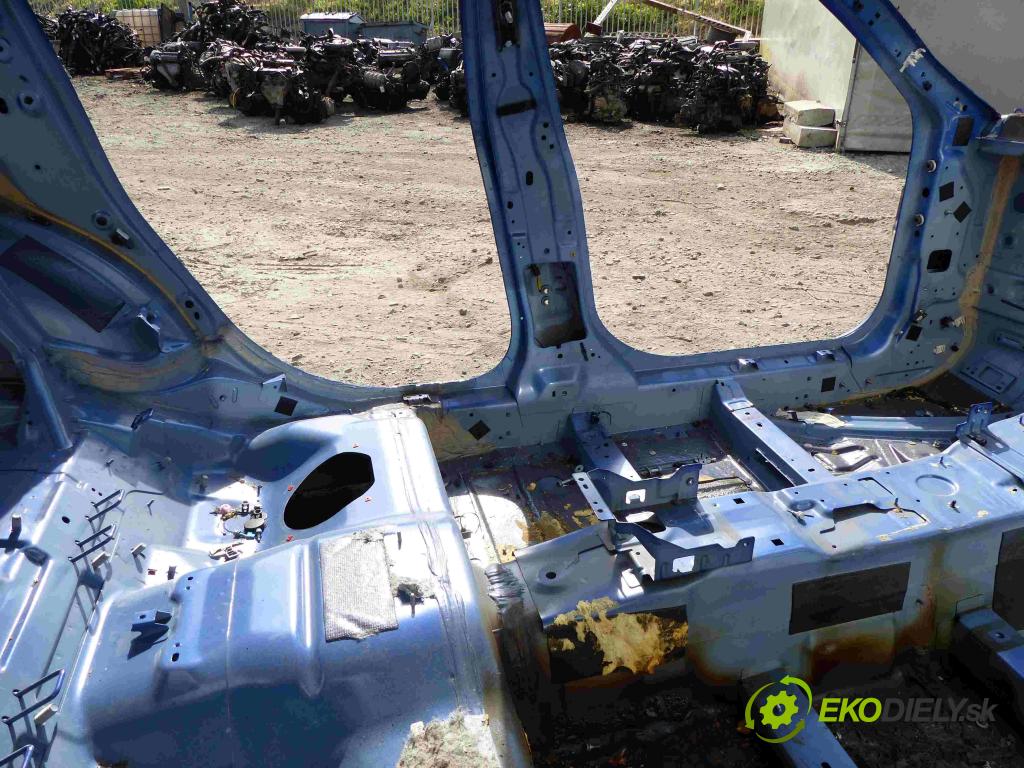 Maserati Ghibli 2013 - 3.0 V6 diesel 275 hp automatic 202 kW 2987 cm3 4- práh levý  (Ostatní)