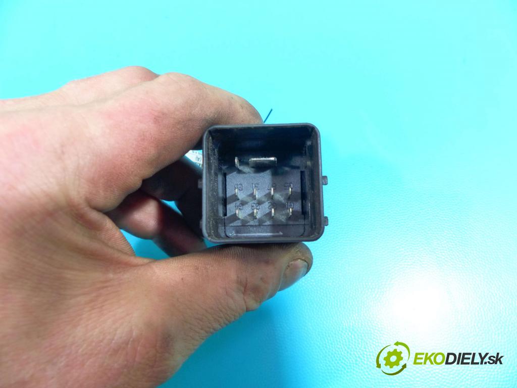 Maserati Ghibli 2013 - 3.0 V6 diesel: 275 HP automatic 202 kW 2987 cm3 4- Relé: 0281003120 (Relé)