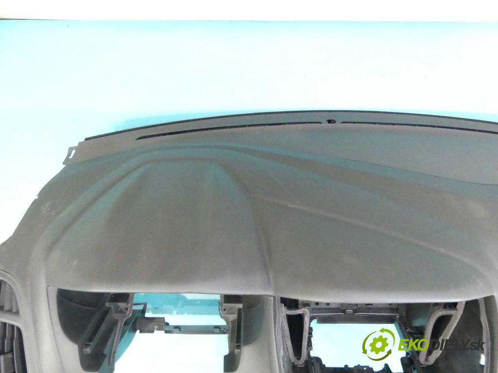Ford Focus Mk3 2010-2018 1.0 T 101 HP manual 74 kW 999 cm3 5- kokpit,pristrojová doska rozdeľovacia