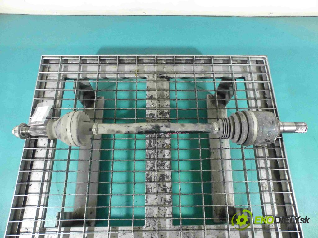 Maserati Ghibli 2013 - 3.0 V6 diesel: 275 HP automatic 202 kW 2987 cm3 4- poloos ľavé  (Poloosy)