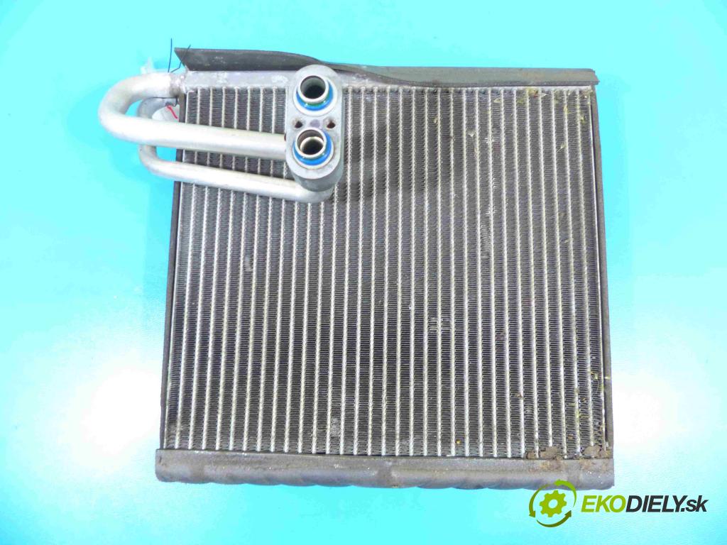 Hyundai I40 1.7 crdi 116 HP manual 85 kW 1685 cm3 4- radiator (Radiátory kúrenia)