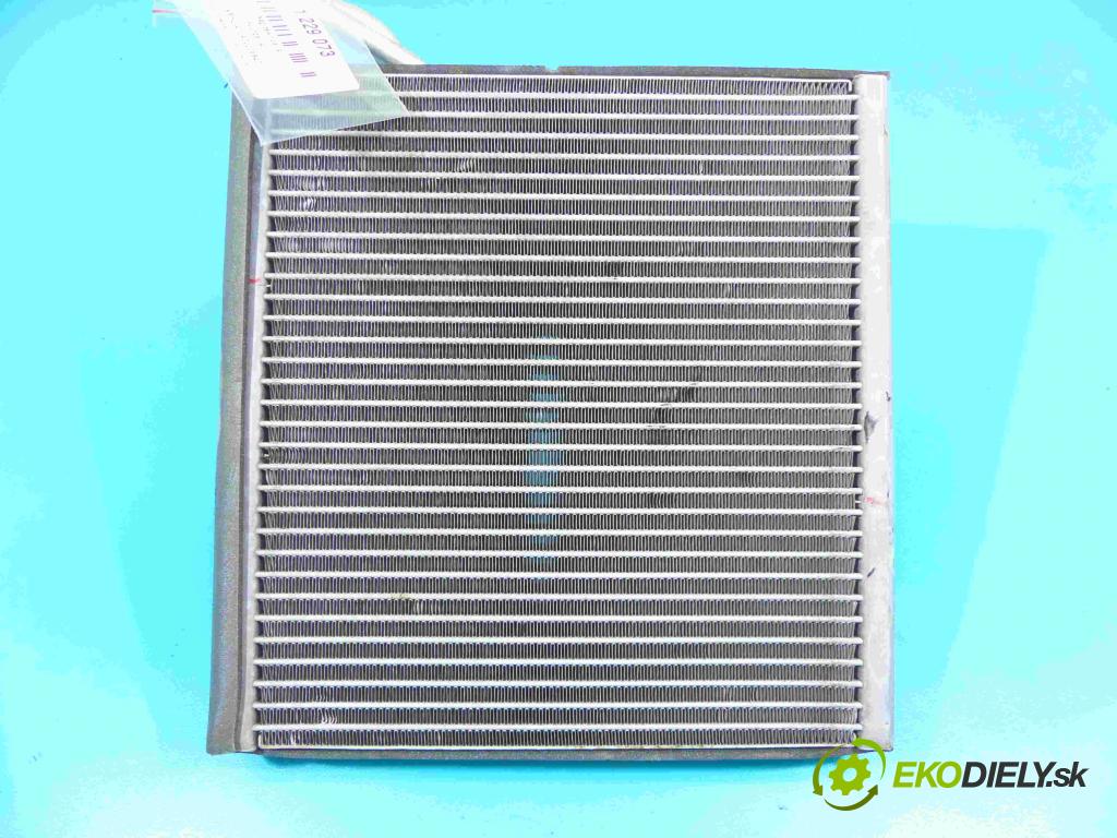 Hyundai I40 1.7 crdi 116 HP manual 85 kW 1685 cm3 4- radiator (Radiátory kúrenia)