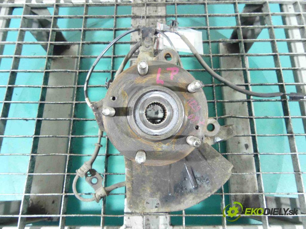 Hyundai I40 1.7 crdi 116 HP manual 85 kW 1685 cm3 4- náboj ľavé  (Náboje)