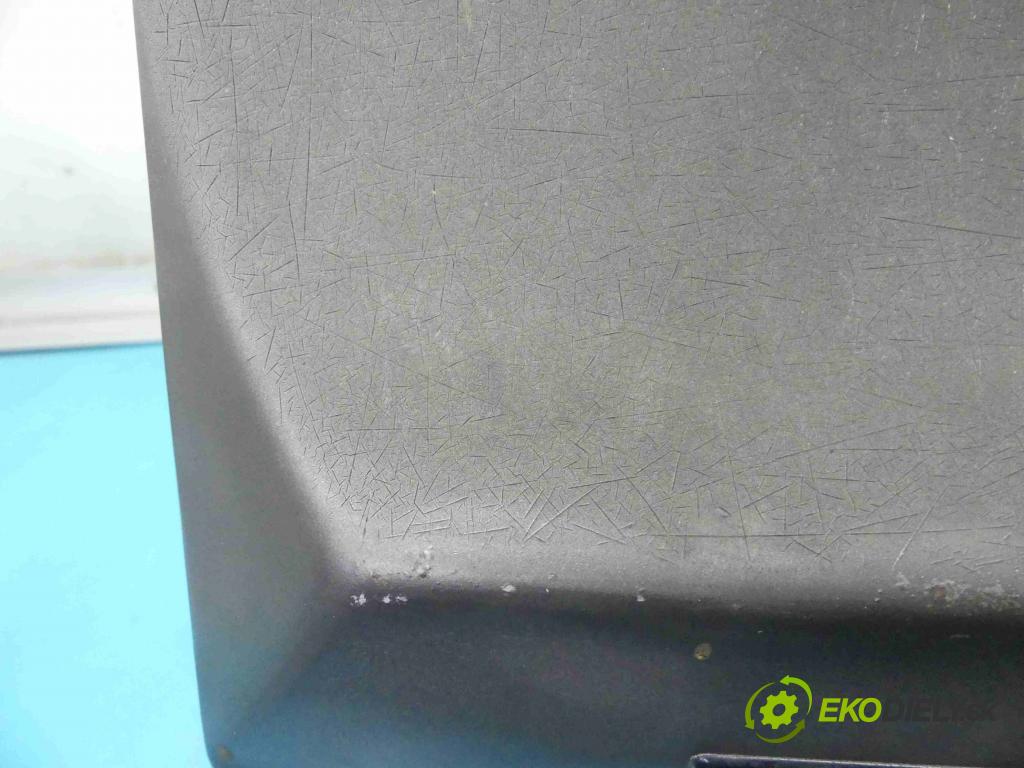 Polonez Caro / Atu 1.6 karburátor: 80 hp manual 59 kW 1598 cm3 5- zadní kufrové dveře (Zadní kapoty)