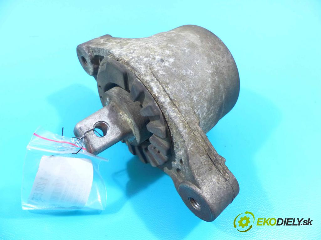 Maserati Ghibli 2013 - 3.0 V6 diesel: 275 HP automatic 202 kW 2987 cm3 4- airbag motora 06700048700 (Držiaky motora)