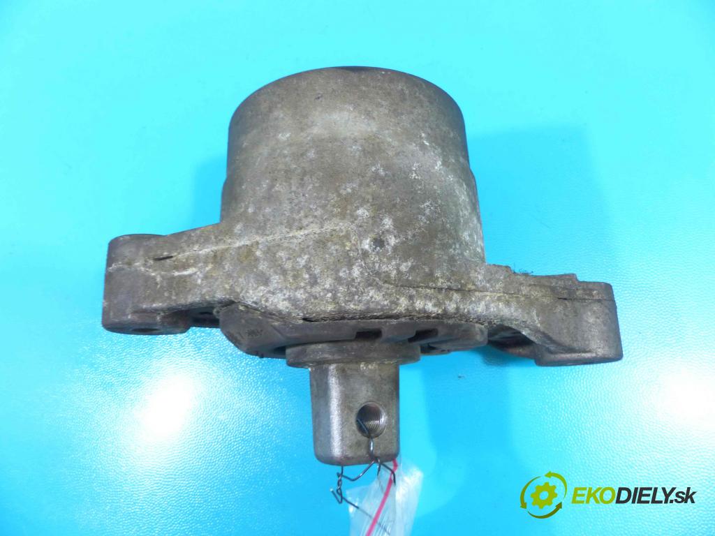 Maserati Ghibli 2013 - 3.0 V6 diesel: 275 HP automatic 202 kW 2987 cm3 4- airbag motora 06700048700 (Držiaky motora)