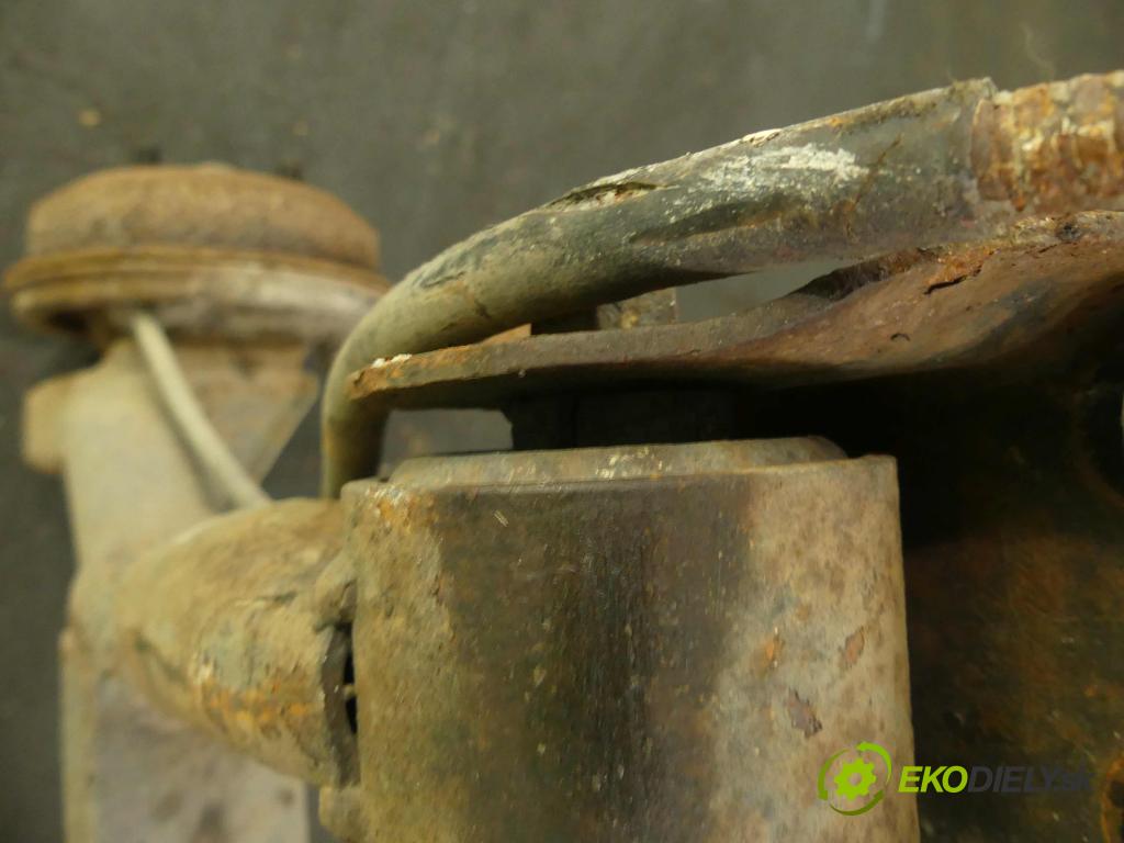 Ford Ka Mk1 1996-2008 1.3 60 hp manual 44 kW 1299 cm3 3- zadní výztuha