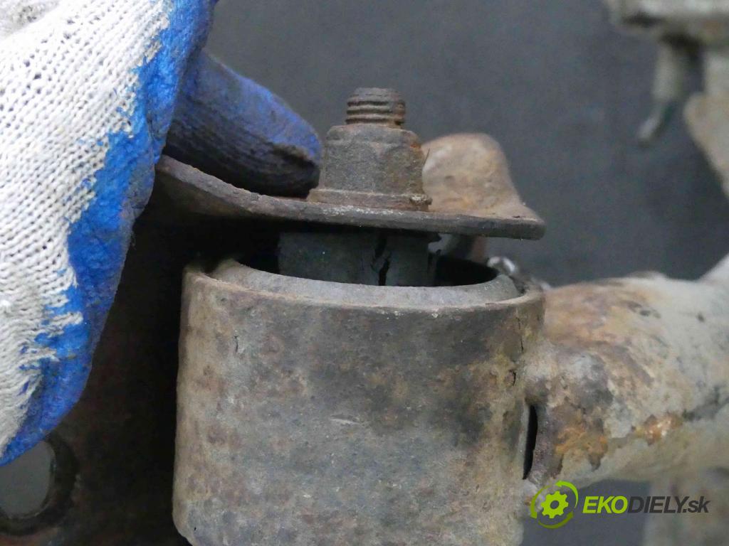 Ford Ka Mk1 1996-2008 1.3 60 hp manual 44 kW 1299 cm3 3- zadní výztuha