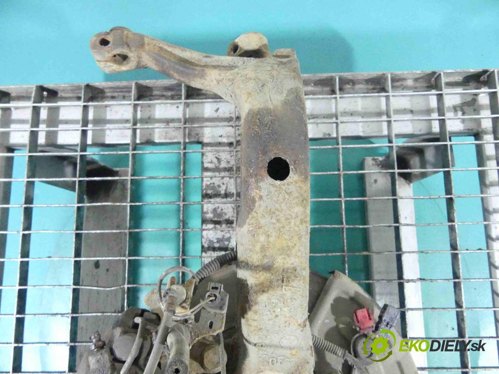 Audi A6 C5 1997-2004 2.5 tdi 179KM manual 132 kW 2496 cm3 5- náboj ľavé  (Náboje)