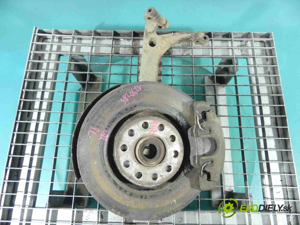 Audi A6 C5 1997-2004 2.5 tdi 179KM manual 132 kW 2496 cm3 5- náboj ľavé  (Náboje)