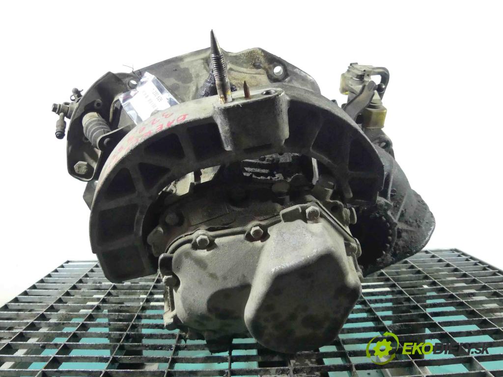 Daewoo Tacuma 2.0 16v 121KM manual 89 kW 1998 cm3 5- převodovka stupňová manual 96180859