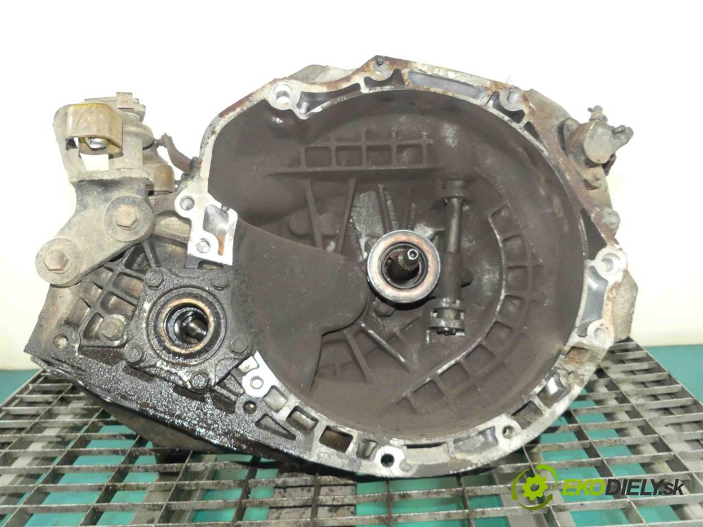 Daewoo Tacuma 2.0 16v 121KM manual 89 kW 1998 cm3 5- převodovka stupňová manual 96180859