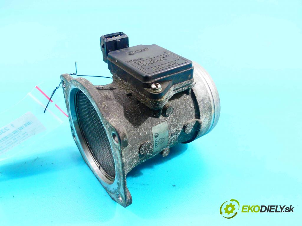 Audi A4 B5 1994-2001 1.6 SR 101 HP manual 74 kW 1595 cm3 3- průtokoměr: 037906461B (Váhy vzduchu)