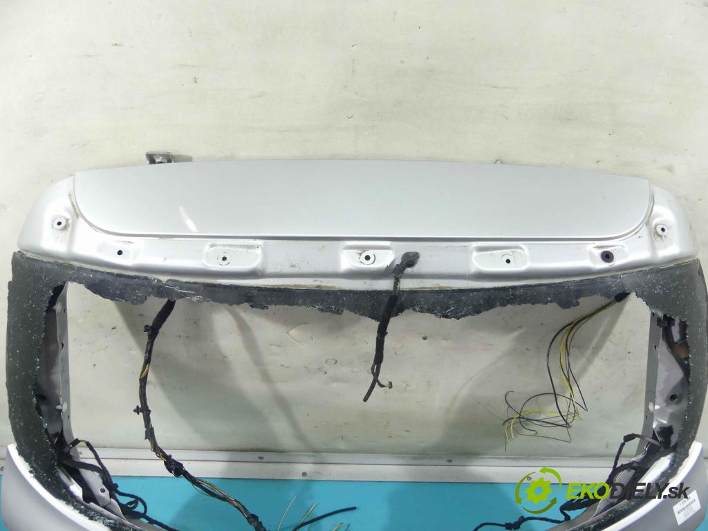 Alfa romeo Giulietta 1.4 T 170 hp manual 125 kW 1368 cm3 5- zadní kufrové dveře  (Zadní kapoty)