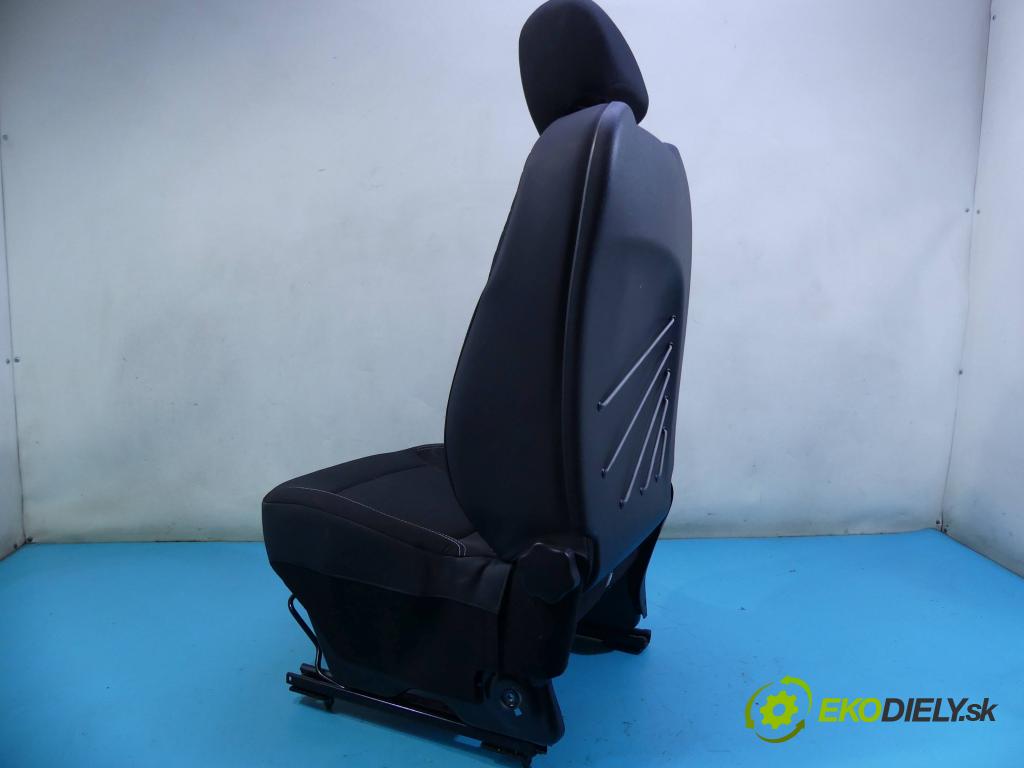 Renault Captur I 2013-2019 0.9 Tce 90 HP manual 66 kW 898 cm3 5- Sedačka pravý  (Sedačky, sedadlá)