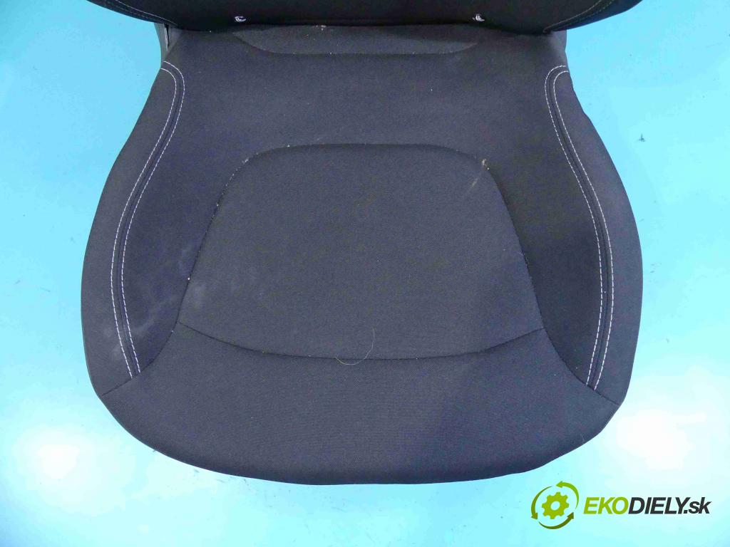 Renault Captur I 2013-2019 0.9 Tce 90 HP manual 66 kW 898 cm3 5- Sedačka pravý  (Sedačky, sedadlá)
