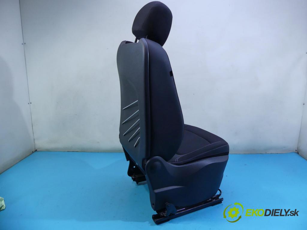 Renault Captur I 2013-2019 0.9 Tce 90 HP manual 66 kW 898 cm3 5- Sedačka pravý  (Sedačky, sedadlá)