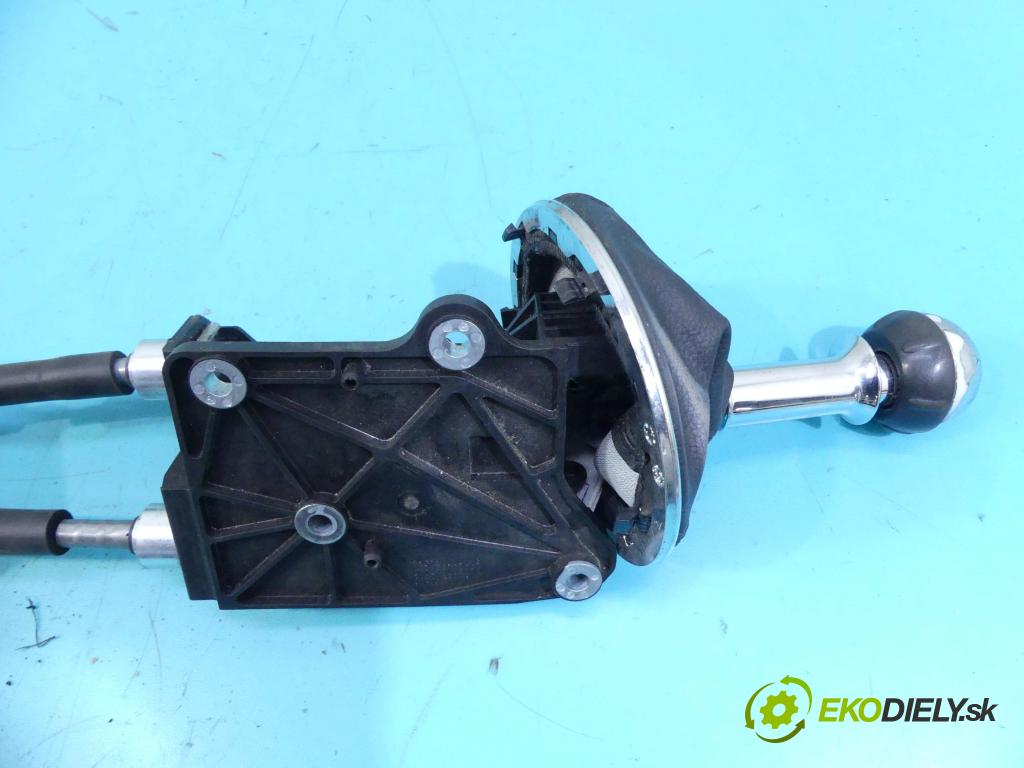 Fiat 500 2007-2020 1.2 69KM manual 51 kW 1242 cm3 3- Páka: Změny: stupeň,rýchlosť  (Rýchlostné páky / kulisy)