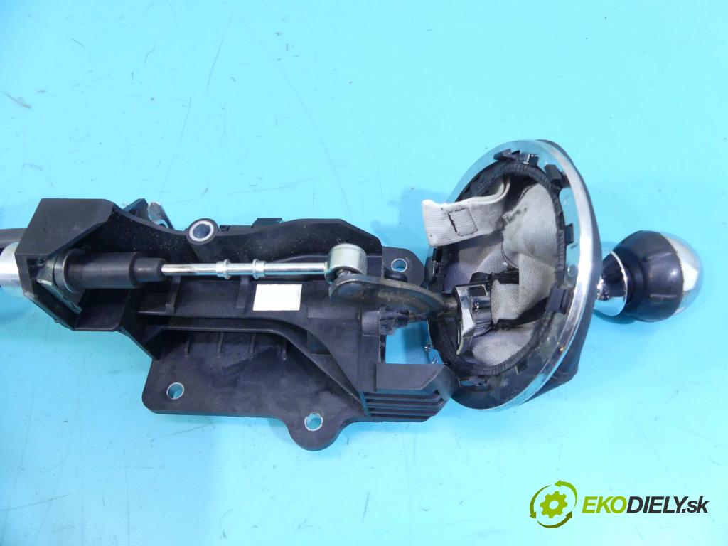 Fiat 500 2007-2020 1.2 69KM manual 51 kW 1242 cm3 3- Páka: Změny: stupeň,rýchlosť  (Rýchlostné páky / kulisy)