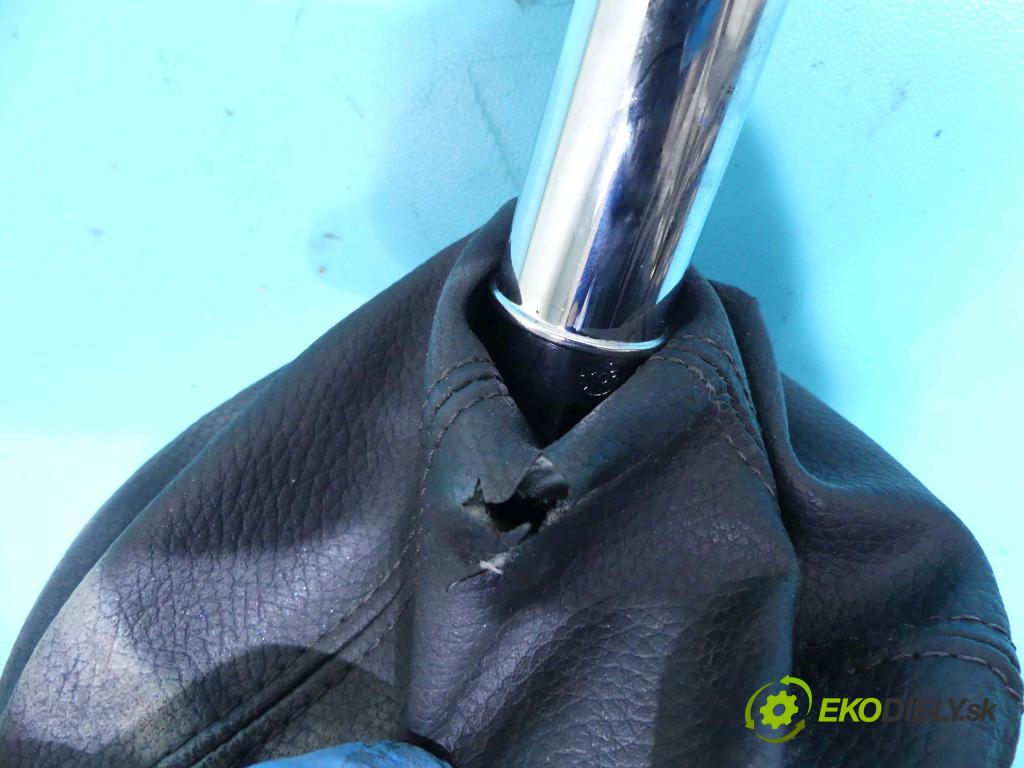 Fiat 500 2007-2020 1.2 69KM manual 51 kW 1242 cm3 3- Páka: Změny: stupeň,rýchlosť  (Rýchlostné páky / kulisy)