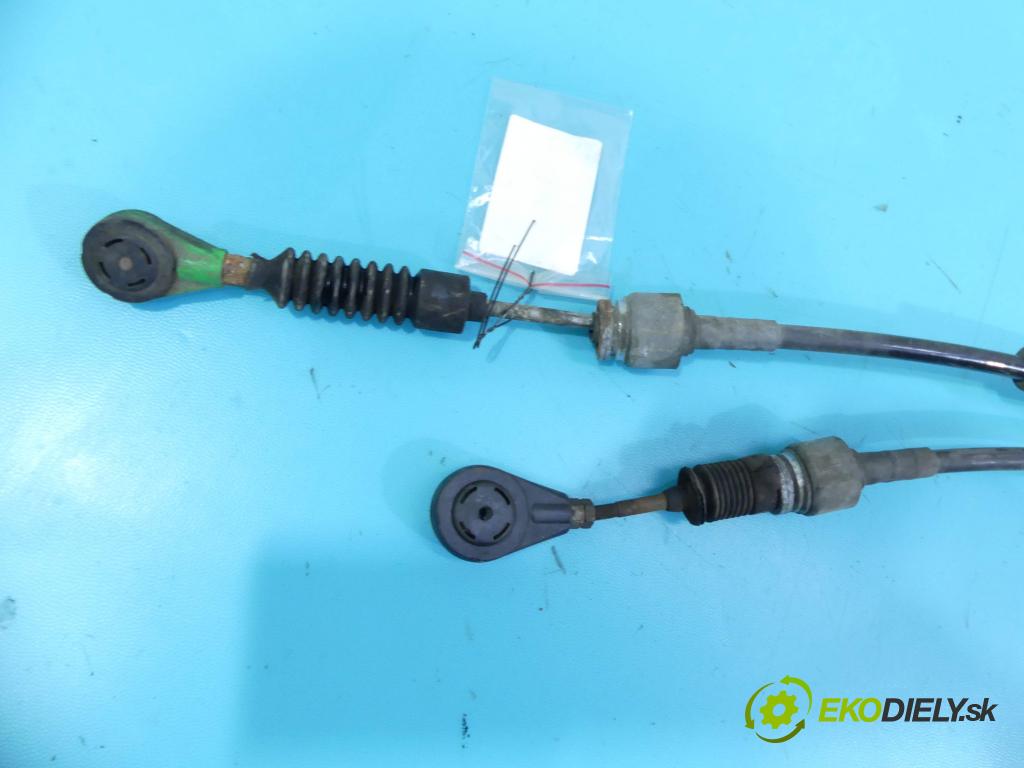 Fiat 500 2007-2020 1.2 69KM manual 51 kW 1242 cm3 3- Páka: Změny: stupeň,rýchlosť  (Rýchlostné páky / kulisy)