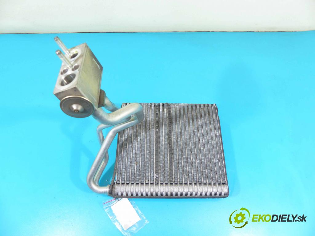 Alfa romeo Giulietta 1.4 T 170 HP manual 125 kW 1368 cm3 5- radiator  (Radiátory kúrenia)