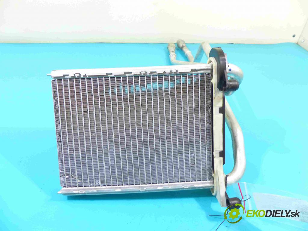 Alfa romeo Giulietta 1.4 T 170 HP manual 125 kW 1368 cm3 5- radiator  (Radiátory kúrenia)