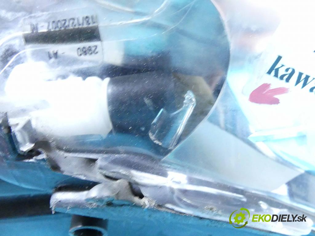 Audi Q7 2005-2015 4,2.0 tdi 326KM automatic 240 kW 4134 cm3 5- Reflektor: pravý 4L0941004B (Pravé)