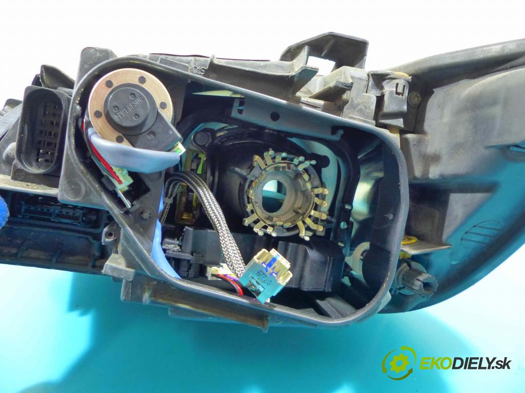 Audi Q7 2005-2015 4,2.0 tdi 326KM automatic 240 kW 4134 cm3 5- Reflektor: pravý 4L0941004B (Pravé)