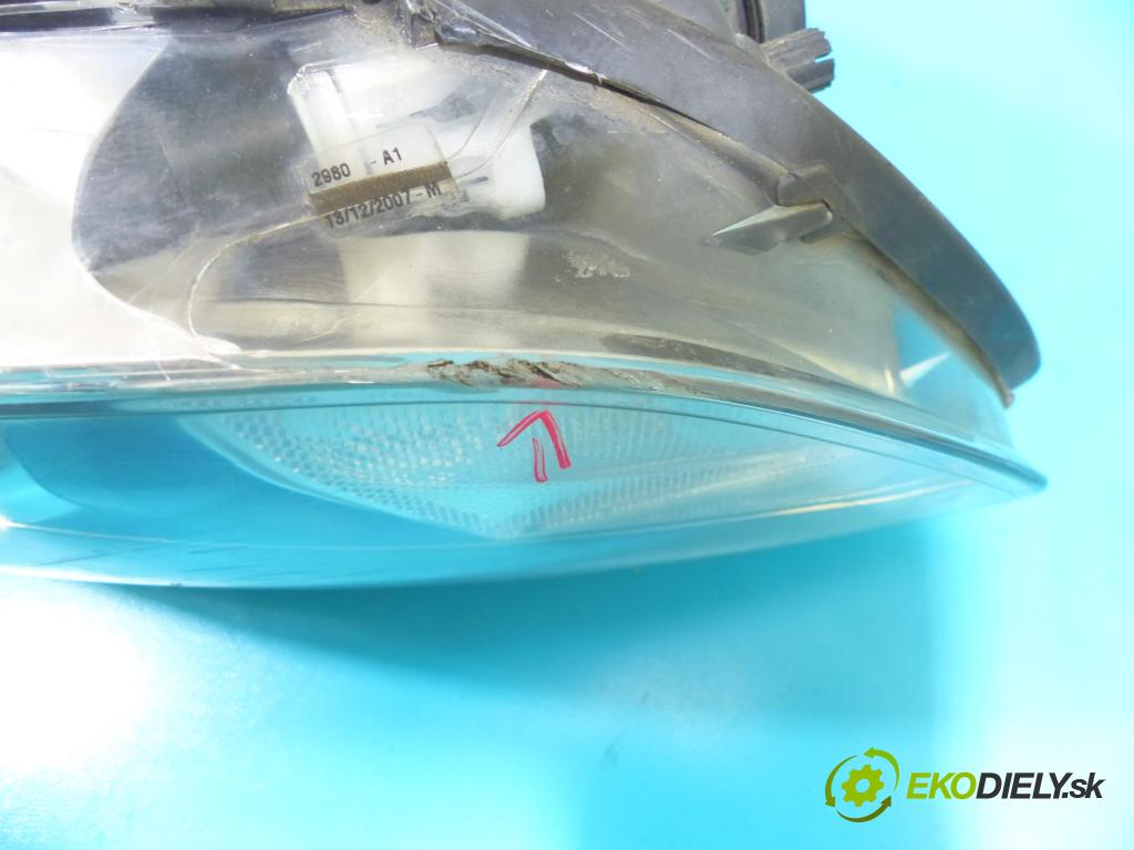 Audi Q7 2005-2015 4,2.0 tdi 326KM automatic 240 kW 4134 cm3 5- Reflektor: pravý 4L0941004B (Pravé)