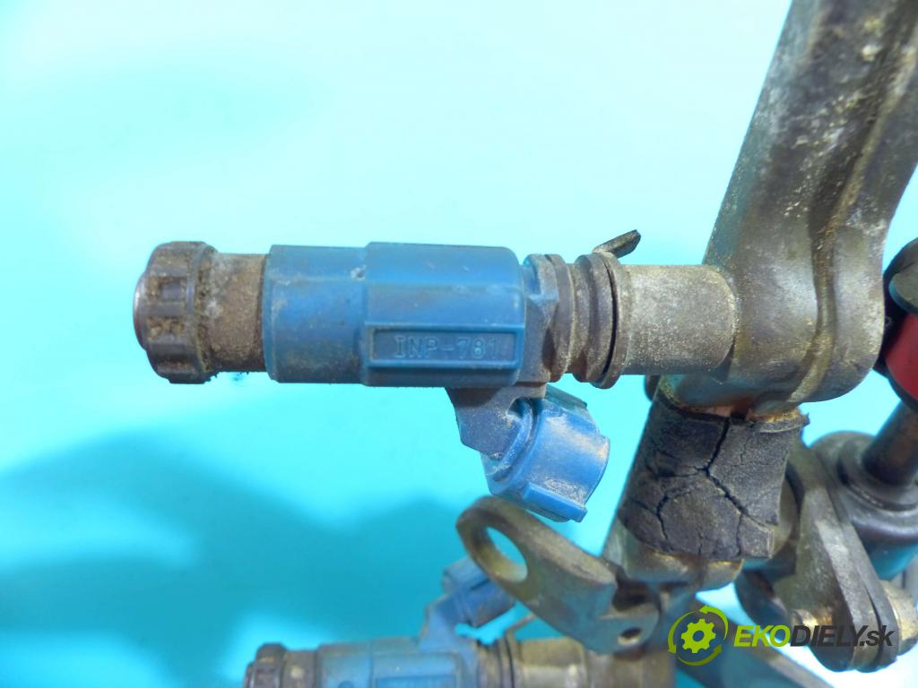 Mazda Premacy 1.8 16v 101 HP manual 74 kW 1840 cm3 5- vstrek 1100-12J60 (Vstrekovače)