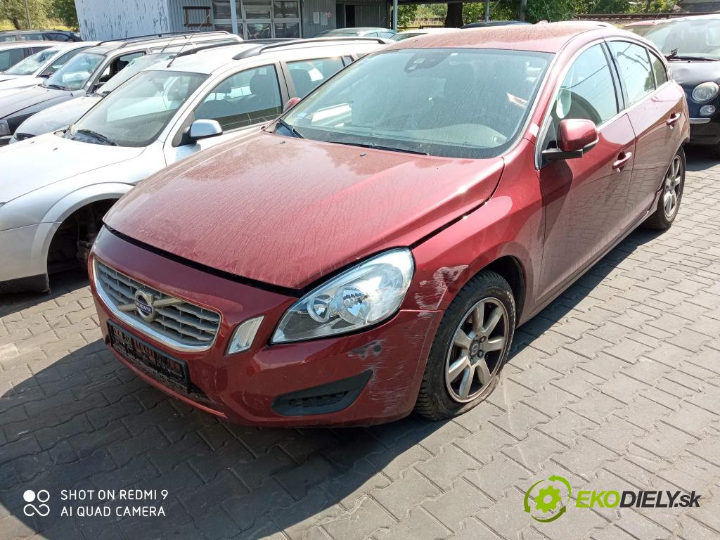 Volvo S60 II 2010-2018 2.0 T 203KM manual 149 kW 1999 cm3 4- práh levý (Ostatní)