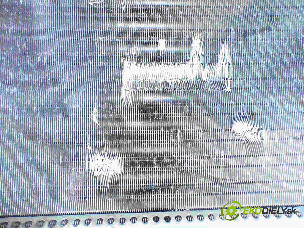 Audi 80 B3 1986-1991 1.8 karburátor: 88 HP manual 65 kW 1760 cm3 4- chladič  (Chladiče)