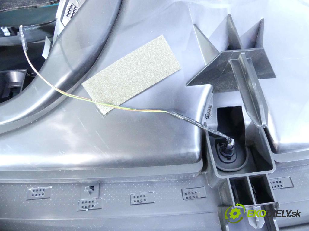 Citroen C4 II 2010-2017 1.6 16v 120 HP manual 88 kW 1598 cm3 5- kokpit,pristrojová doska rozdeľovacia