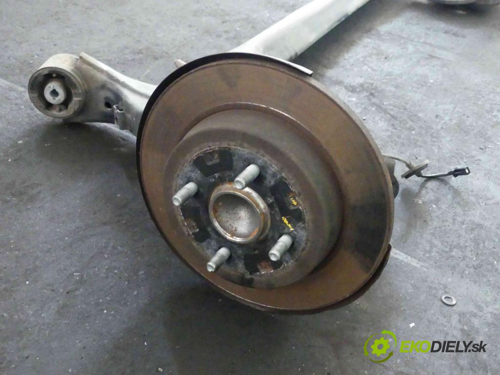 Kia Stonic 2017 - 1.2 16V 84KM manual 61,8 kW 1248 cm3 5- zadní výztuha