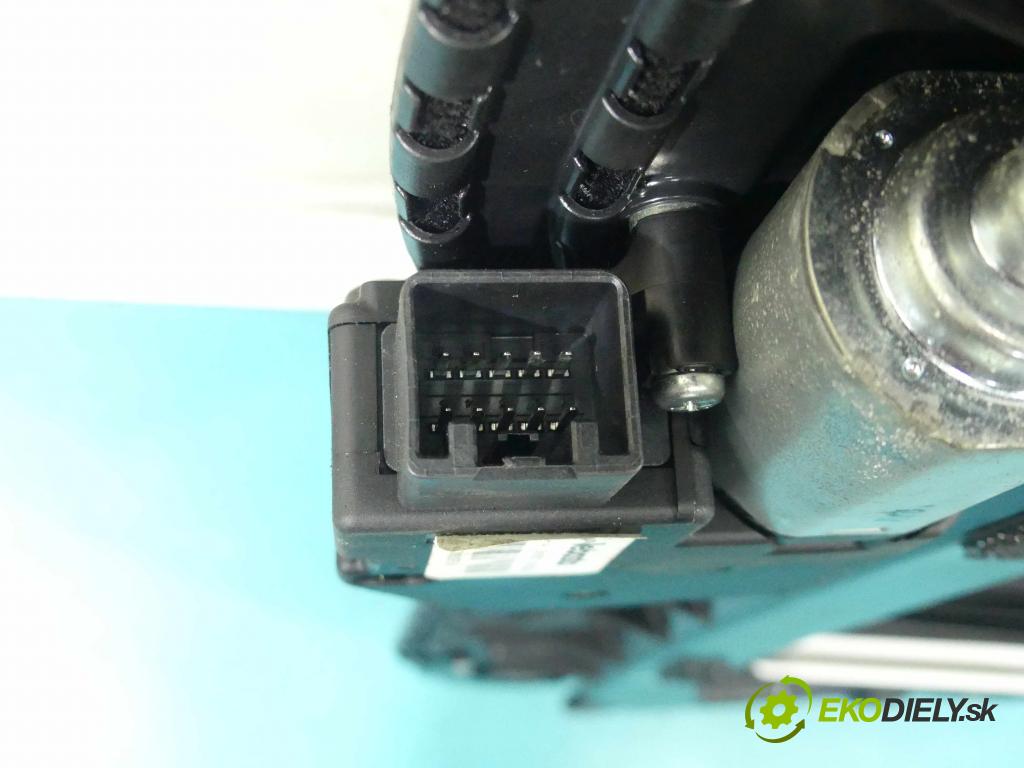 Infiniti FX II 2008-2017 3.0 V6 238hp automatic 175 kW 2991 cm3 5- Střešní okno:  (Okna karoserie)