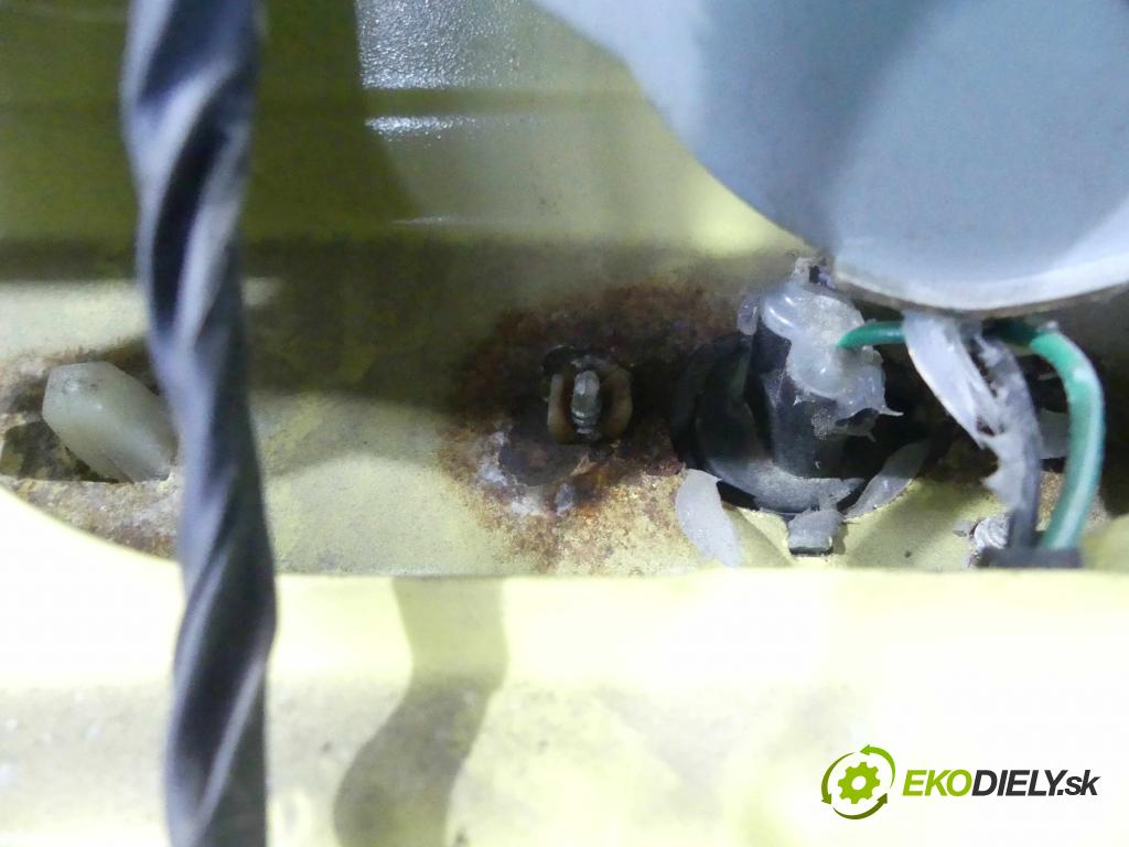 Hyundai Atos 1.0b 54 hp manual 40 kW 999 cm3 5- zadní kufrové dveře  (Zadní kapoty)