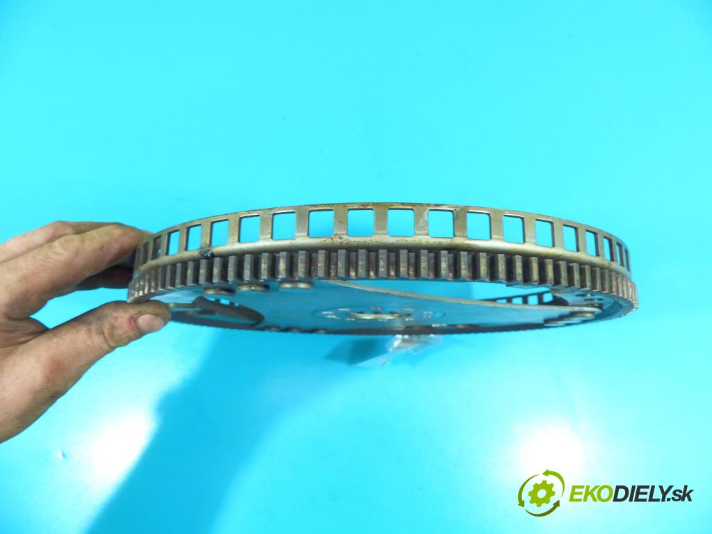 Audi Q7 2005-2015 4,2.0 tdi 326KM automatic 240 kW 4134 cm3 5- koleso hojdačka: 057105323AB (Zotrvačníky)