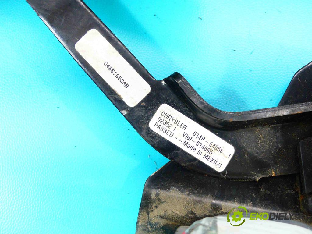 Chrysler Voyager IV 2000-2007 2.5 crdi 143 HP manual 105 kW 2499 cm3 5- pedále 04861650AB (Pedále)