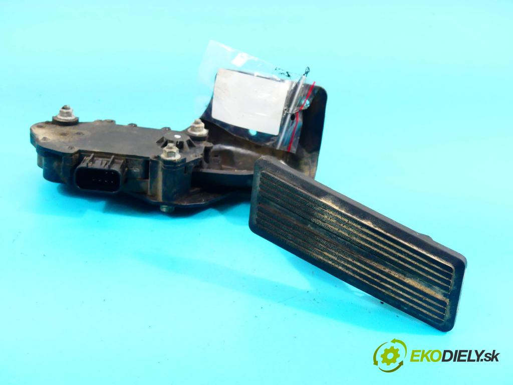 Chrysler Voyager IV 2000-2007 2.5 crdi 143 HP manual 105 kW 2499 cm3 5- pedále 04861650AB (Pedále)